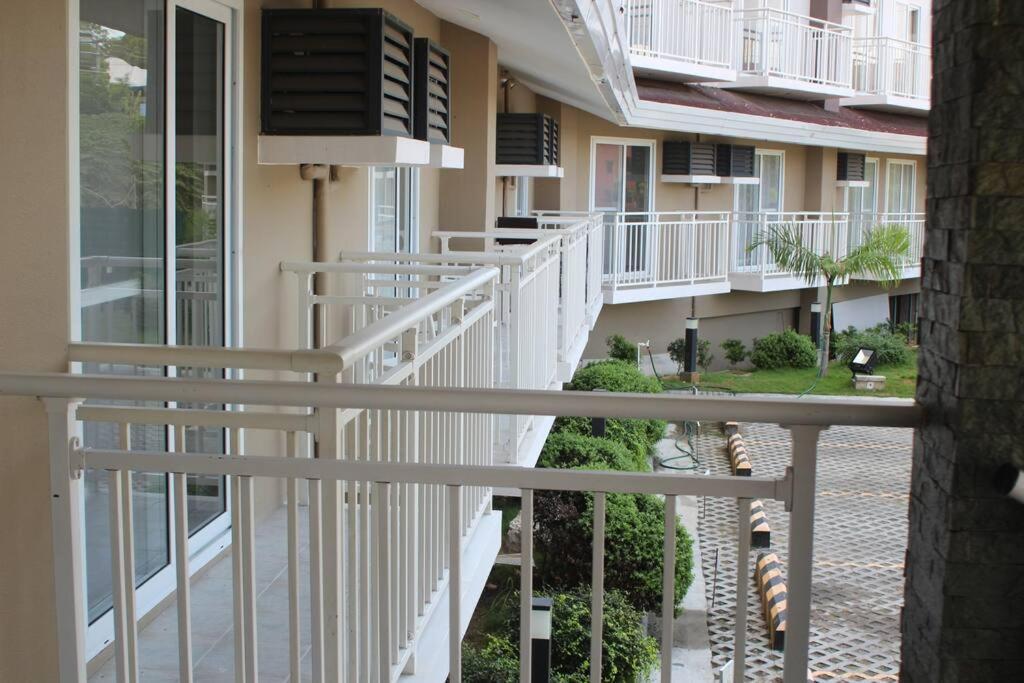 Antonio'S Place, 3 Mins To Mactan Airport, Fast Internet With Netflix Apartment Lapu-Lapu City Exterior photo